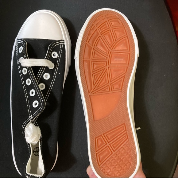 NWOT Lumubby Canvas Sneakers - Picture 11 of 12